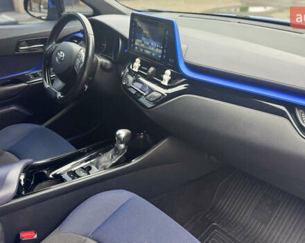 Синий Тойота C-HR, объемом двигателя 1.2 л и пробегом 105 тыс. км за 17500 $, фото 16 на Automoto.ua