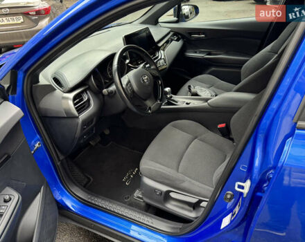 Синій Тойота C-HR, об'ємом двигуна 1.99 л та пробігом 108 тис. км за 18489 $, фото 21 на Automoto.ua