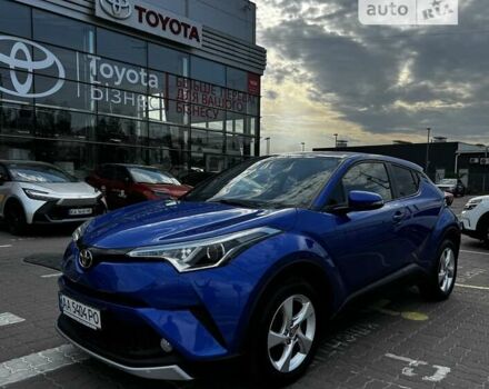 Синий Тойота C-HR, объемом двигателя 1.99 л и пробегом 148 тыс. км за 18500 $, фото 2 на Automoto.ua