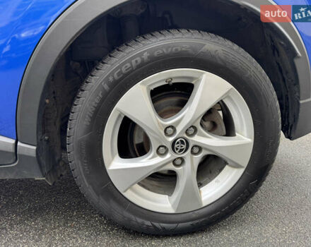 Синій Тойота C-HR, об'ємом двигуна 1.99 л та пробігом 108 тис. км за 18489 $, фото 11 на Automoto.ua