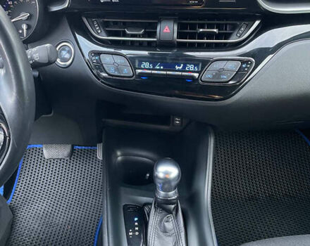 Синий Тойота C-HR, объемом двигателя 1.99 л и пробегом 126 тыс. км за 16999 $, фото 15 на Automoto.ua