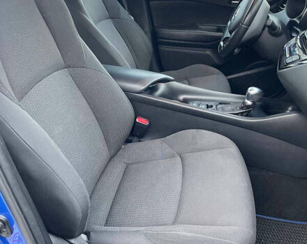 Синий Тойота C-HR, объемом двигателя 1.99 л и пробегом 126 тыс. км за 16999 $, фото 10 на Automoto.ua