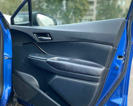 Синий Тойота C-HR, объемом двигателя 1.99 л и пробегом 126 тыс. км за 16999 $, фото 9 на Automoto.ua