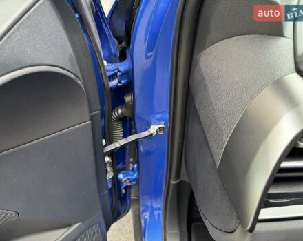 Синій Тойота C-HR, об'ємом двигуна 1.99 л та пробігом 108 тис. км за 18489 $, фото 38 на Automoto.ua