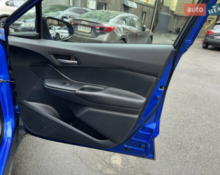 Синій Тойота C-HR, об'ємом двигуна 1.99 л та пробігом 108 тис. км за 18489 $, фото 35 на Automoto.ua