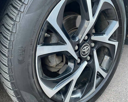 Синий Тойота C-HR, объемом двигателя 1.99 л и пробегом 126 тыс. км за 16999 $, фото 20 на Automoto.ua