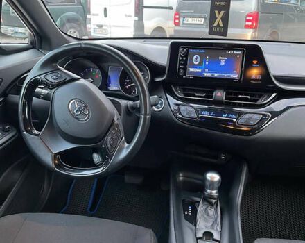 Синий Тойота C-HR, объемом двигателя 1.99 л и пробегом 126 тыс. км за 16999 $, фото 13 на Automoto.ua