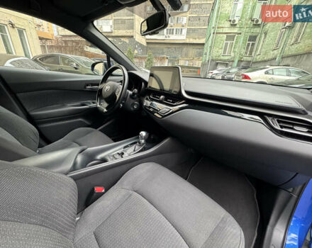 Синій Тойота C-HR, об'ємом двигуна 1.99 л та пробігом 108 тис. км за 18489 $, фото 34 на Automoto.ua