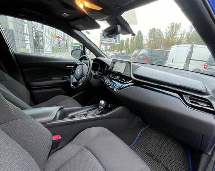Синий Тойота C-HR, объемом двигателя 1.99 л и пробегом 126 тыс. км за 16999 $, фото 8 на Automoto.ua