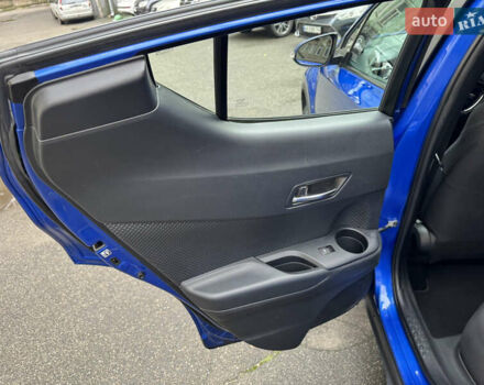 Синій Тойота C-HR, об'ємом двигуна 1.99 л та пробігом 108 тис. км за 18489 $, фото 20 на Automoto.ua