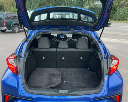 Синий Тойота C-HR, объемом двигателя 1.99 л и пробегом 126 тыс. км за 16999 $, фото 17 на Automoto.ua