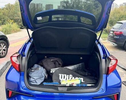 Синій Тойота C-HR, об'ємом двигуна 1.2 л та пробігом 58 тис. км за 18700 $, фото 4 на Automoto.ua