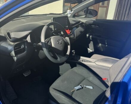 Синий Тойота C-HR, объемом двигателя 2 л и пробегом 102 тыс. км за 17500 $, фото 9 на Automoto.ua