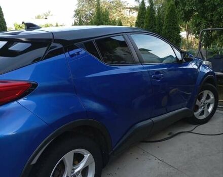 Синий Тойота C-HR, объемом двигателя 1.2 л и пробегом 110 тыс. км за 15300 $, фото 2 на Automoto.ua