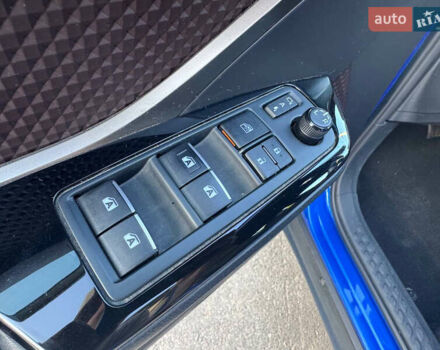 Синий Тойота C-HR, объемом двигателя 2 л и пробегом 113 тыс. км за 21300 $, фото 15 на Automoto.ua