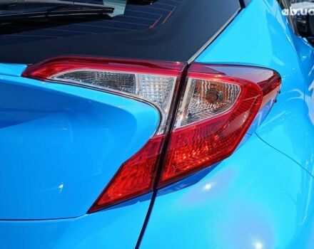 Синий Тойота C-HR, объемом двигателя 2 л и пробегом 80 тыс. км за 17790 $, фото 9 на Automoto.ua