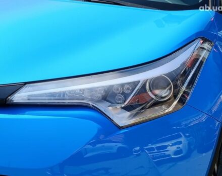 Синий Тойота C-HR, объемом двигателя 2 л и пробегом 80 тыс. км за 17790 $, фото 4 на Automoto.ua