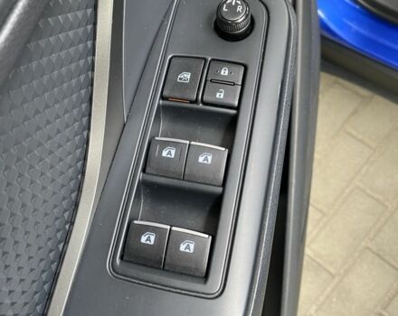 Синий Тойота C-HR, объемом двигателя 2 л и пробегом 32 тыс. км за 18300 $, фото 20 на Automoto.ua