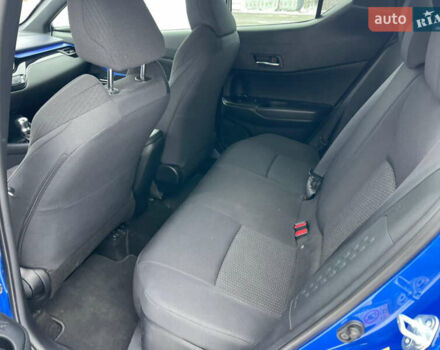 Тойота C-HR 2018 у Коломые на Automoto.ua Синій Тойота C-HR, об'ємом двигуна 1.99 л та пробігом 56 тис. км за 16300 $, фото 2 на Automoto.ua