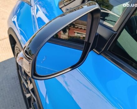 Синий Тойота C-HR, объемом двигателя 2 л и пробегом 80 тыс. км за 17790 $, фото 18 на Automoto.ua