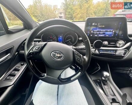 Синій Тойота C-HR, об'ємом двигуна 1.2 л та пробігом 58 тис. км за 18700 $, фото 7 на Automoto.ua