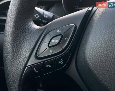 Синий Тойота C-HR, объемом двигателя 1.99 л и пробегом 101 тыс. км за 17490 $, фото 24 на Automoto.ua