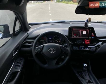 Синий Тойота C-HR, объемом двигателя 1.99 л и пробегом 101 тыс. км за 17490 $, фото 22 на Automoto.ua