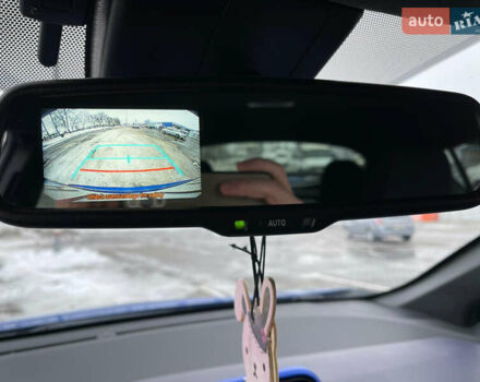 Тойота C-HR 2018 у Коломые на Automoto.ua Синій Тойота C-HR, об'ємом двигуна 1.99 л та пробігом 56 тис. км за 16300 $, фото 5 на Automoto.ua