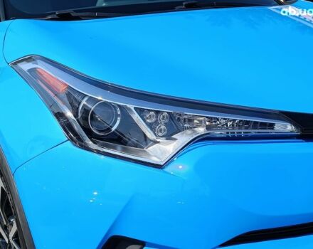 Синий Тойота C-HR, объемом двигателя 2 л и пробегом 80 тыс. км за 17790 $, фото 3 на Automoto.ua