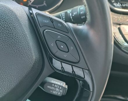 Синий Тойота C-HR, объемом двигателя 2 л и пробегом 80 тыс. км за 17790 $, фото 25 на Automoto.ua