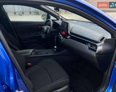 Синий Тойота C-HR, объемом двигателя 1.99 л и пробегом 101 тыс. км за 17490 $, фото 19 на Automoto.ua