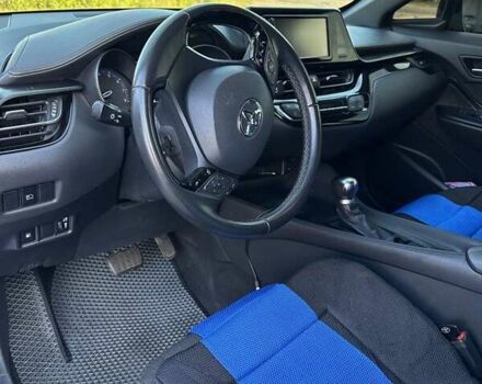Синий Тойота C-HR, объемом двигателя 1.99 л и пробегом 101 тыс. км за 18600 $, фото 7 на Automoto.ua