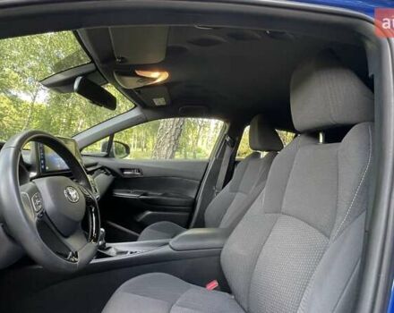 Синий Тойота C-HR, объемом двигателя 1.8 л и пробегом 79 тыс. км за 22600 $, фото 61 на Automoto.ua