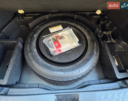 Синий Тойота C-HR, объемом двигателя 2 л и пробегом 113 тыс. км за 21300 $, фото 22 на Automoto.ua