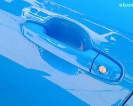 Синий Тойота C-HR, объемом двигателя 2 л и пробегом 80 тыс. км за 17790 $, фото 17 на Automoto.ua