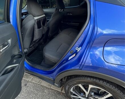 Синий Тойота C-HR, объемом двигателя 2 л и пробегом 32 тыс. км за 18300 $, фото 11 на Automoto.ua