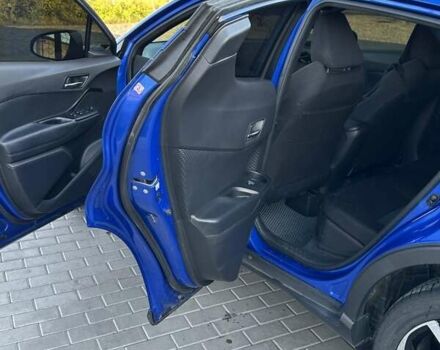 Синий Тойота C-HR, объемом двигателя 1.99 л и пробегом 101 тыс. км за 18600 $, фото 12 на Automoto.ua