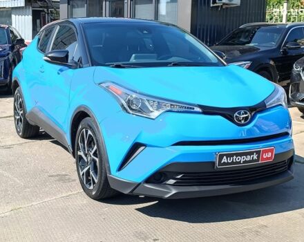 Синий Тойота C-HR, объемом двигателя 2 л и пробегом 80 тыс. км за 17790 $, фото 2 на Automoto.ua