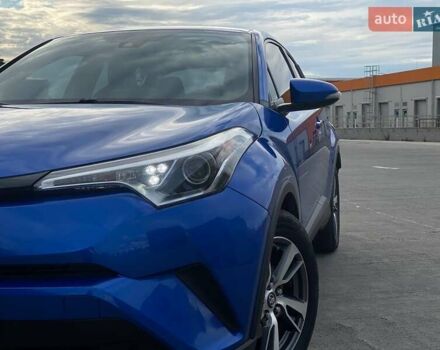 Синий Тойота C-HR, объемом двигателя 1.99 л и пробегом 101 тыс. км за 17490 $, фото 2 на Automoto.ua