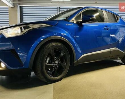 Синий Тойота C-HR, объемом двигателя 1.8 л и пробегом 79 тыс. км за 22600 $, фото 1 на Automoto.ua