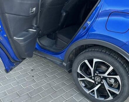 Синий Тойота C-HR, объемом двигателя 1.99 л и пробегом 101 тыс. км за 18600 $, фото 16 на Automoto.ua