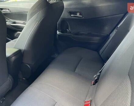 Синий Тойота C-HR, объемом двигателя 1.8 л и пробегом 79 тыс. км за 22600 $, фото 58 на Automoto.ua