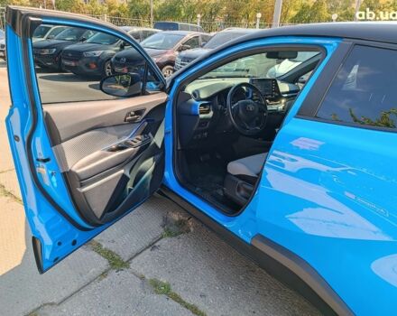 Синий Тойота C-HR, объемом двигателя 2 л и пробегом 80 тыс. км за 17790 $, фото 21 на Automoto.ua