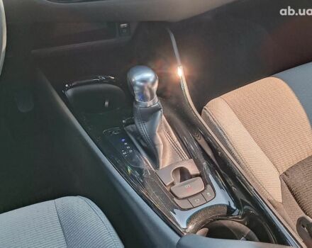 Синий Тойота C-HR, объемом двигателя 2 л и пробегом 80 тыс. км за 17790 $, фото 16 на Automoto.ua