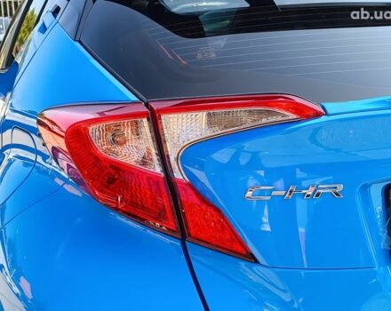Синий Тойота C-HR, объемом двигателя 2 л и пробегом 80 тыс. км за 17790 $, фото 8 на Automoto.ua