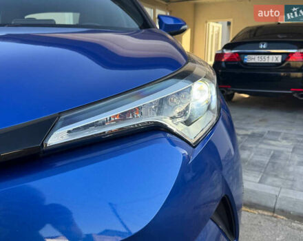 Синий Тойота C-HR, объемом двигателя 2 л и пробегом 113 тыс. км за 21300 $, фото 4 на Automoto.ua