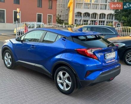 Синий Тойота C-HR, объемом двигателя 1.2 л и пробегом 60 тыс. км за 20200 $, фото 1 на Automoto.ua