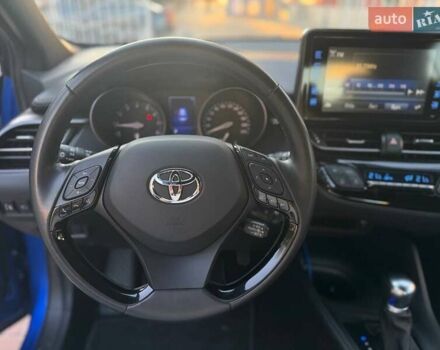 Синий Тойота C-HR, объемом двигателя 1.2 л и пробегом 60 тыс. км за 20200 $, фото 10 на Automoto.ua