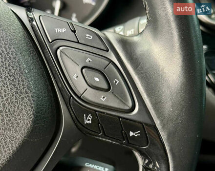 Синий Тойота C-HR, объемом двигателя 2 л и пробегом 107 тыс. км за 18500 $, фото 23 на Automoto.ua