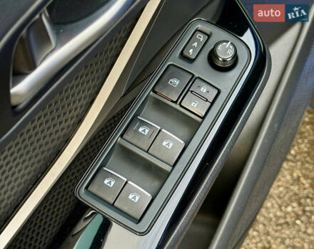 Синий Тойота C-HR, объемом двигателя 2 л и пробегом 107 тыс. км за 18500 $, фото 21 на Automoto.ua